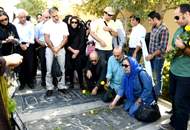 ادای احترام هنرمندان عروسکی به درگذشتگان تئاتر