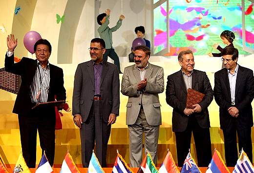 تجلیل از حسین عرفانی در افتتاحیه‌ی جشنواره‌ی فیلم کودک