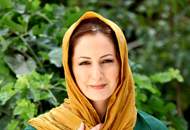 شقایق دهقان روی صحنه می‌رود