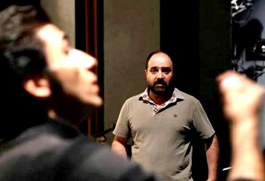 نقش متفاوت برزو ارجمند در یک نمایش