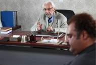 جمشید مشایخی جلوی دوربین لطیفی