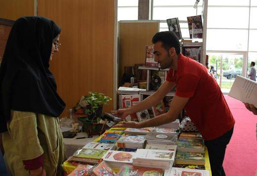 تمهیدات آسان پرداخت برای سهولت استفاده از بن مجازی و خريد كتاب از طريق اپليكيشن در نمایشگاه کتاب