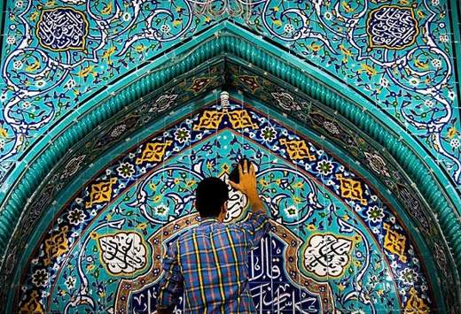 آغاز آیین معنوی غبارروبی و عطرافشانی مساجد منطقه ۱۰