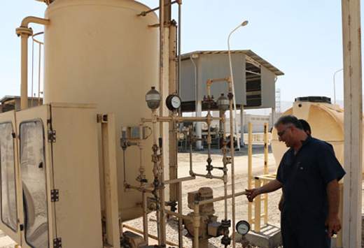 تزریق ماده کندکننده خوردگی سه فازی توسط مهندسان منطقه خلیج فارس