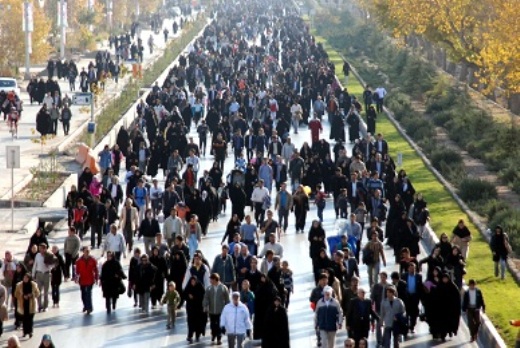 برگزاری همایش پیاده روی خانوادگی در منطقه ۱۰ تهران