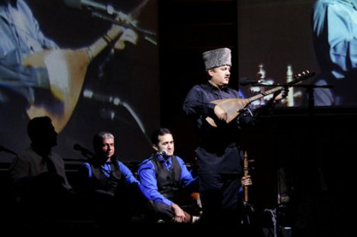 ویژه برنامه "ایران در نصف جهان" با حضور گروه‌های موسیقی محلی