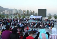 پرواز بادبادک ها در دریاچه شهدای خلیج فارس