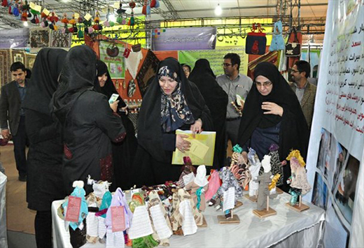 برپایی دومین نمایشگاه معرفی و فروش تولیدات خانگی در زیرگذرتأتر شهر