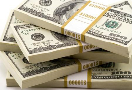 صرافی بانک توسعه صادرات اسکناس دلار به متقاضیان عرضه می‌کند