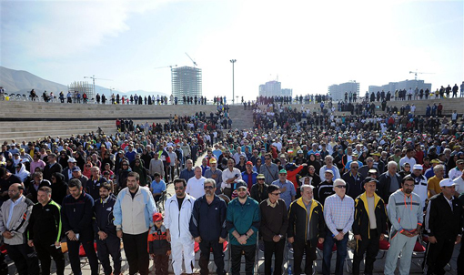 همایش پیاده روی ۴ هزار نفری خانوادگی در دریاچه شهدای خلیج فارس