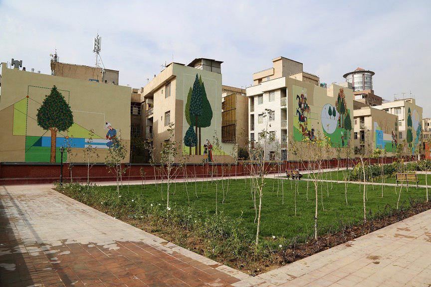 بیش از ۲ هزار متر از جداره های باغ ایرانیان در مرکز پایتخت نقاشی شد